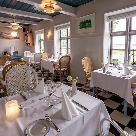 Rodvig Og Badehotel Inn 3*